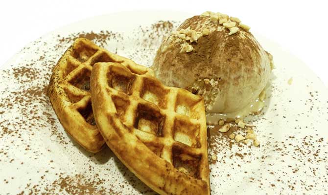 peanut icecream and waffles