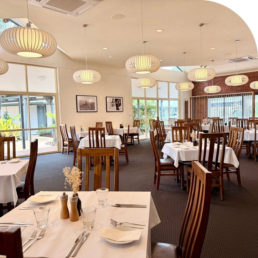restaurant dining room